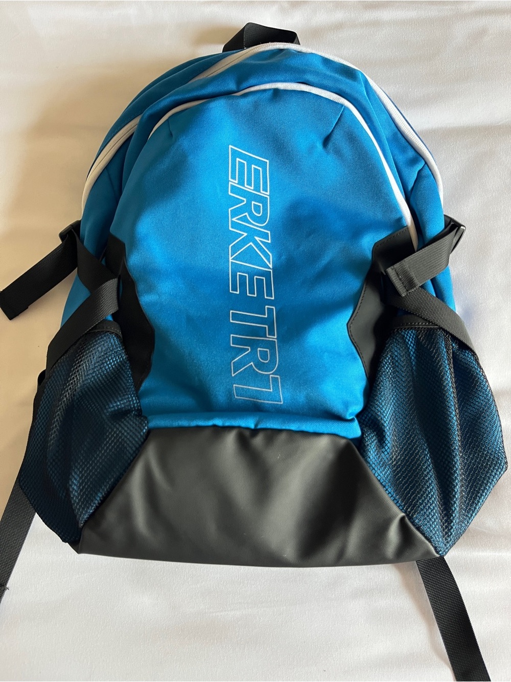 Erke TR1 Blue Sport Backpack Hiking Daypack Tech Travel Bag With Mesh Pockets